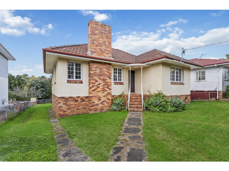 43 Woodrow Drive, Coorparoo QLD 4151