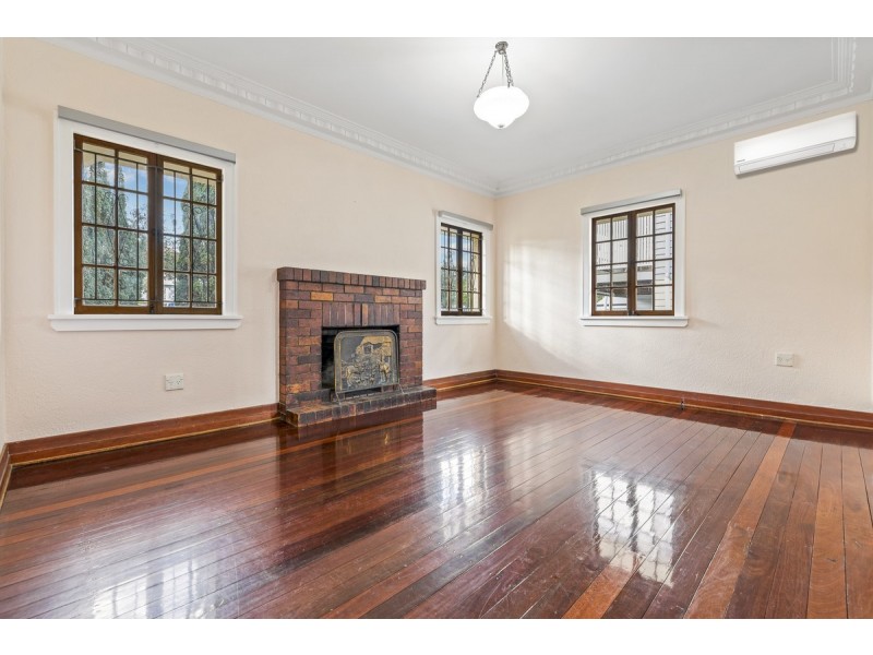 43 Woodrow Drive, Coorparoo QLD 4151