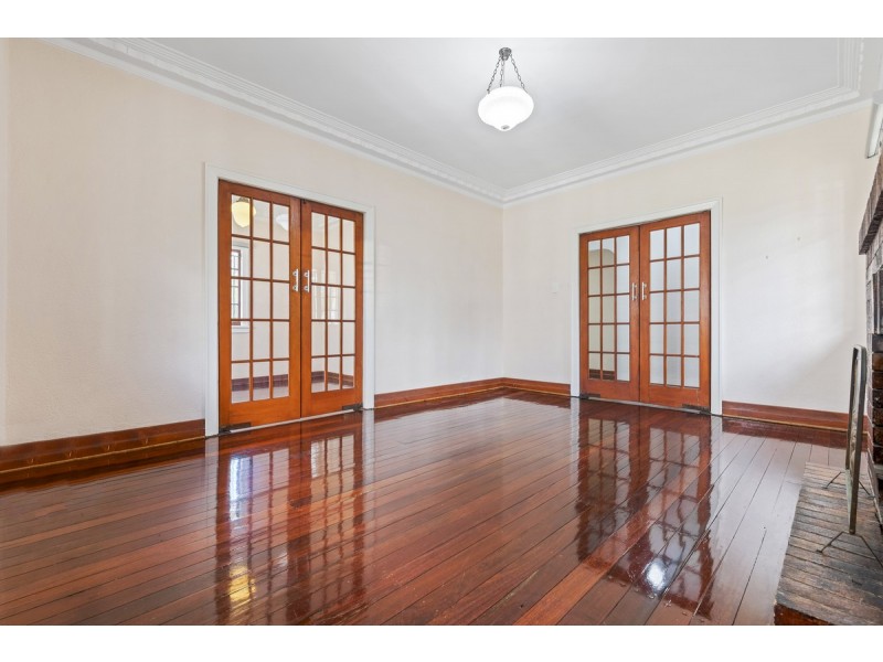43 Woodrow Drive, Coorparoo QLD 4151