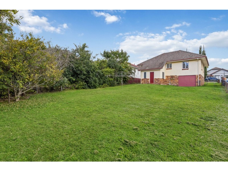 43 Woodrow Drive, Coorparoo QLD 4151