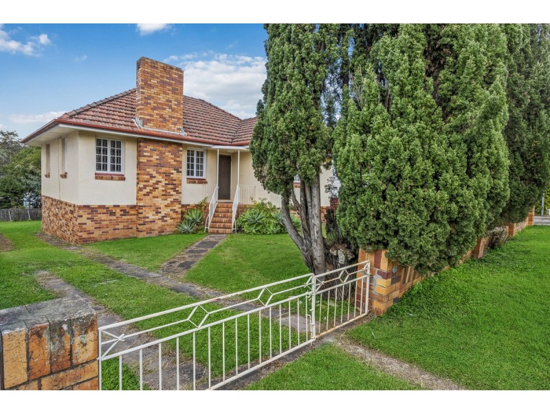 43 Woodrow Drive, Coorparoo QLD 4151