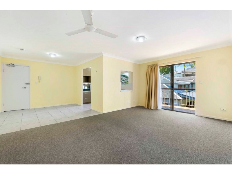 9/3 Curd Street, Greenslopes QLD 4120