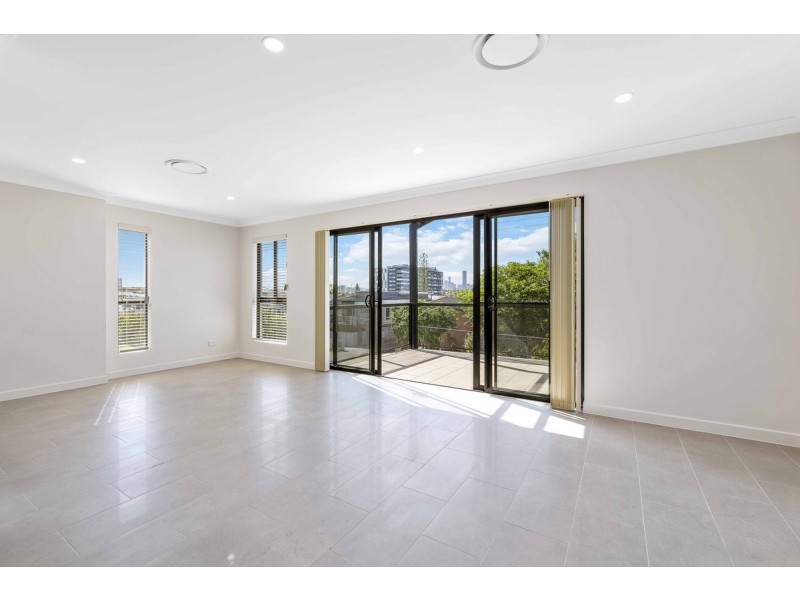 42/11 Kitchener Street, Coorparoo QLD 4151