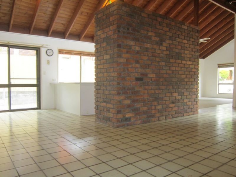 12 Agate Street, Camp Hill QLD 4152