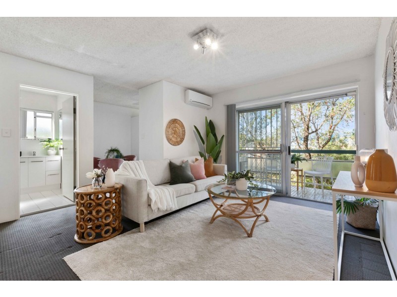 4/76 Kitchener Street, Coorparoo QLD 4151