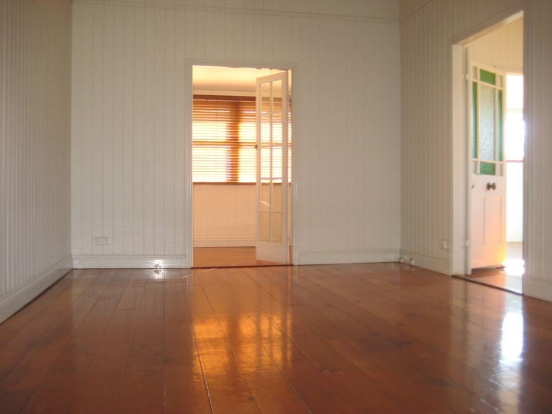 55 Real Avenue, Norman Park QLD 4170