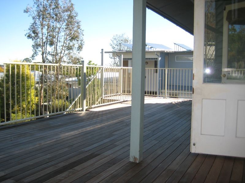 55 Real Avenue, Norman Park QLD 4170