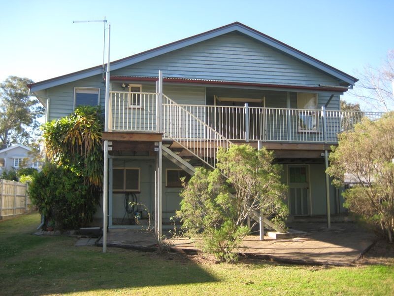 55 Real Avenue, Norman Park QLD 4170