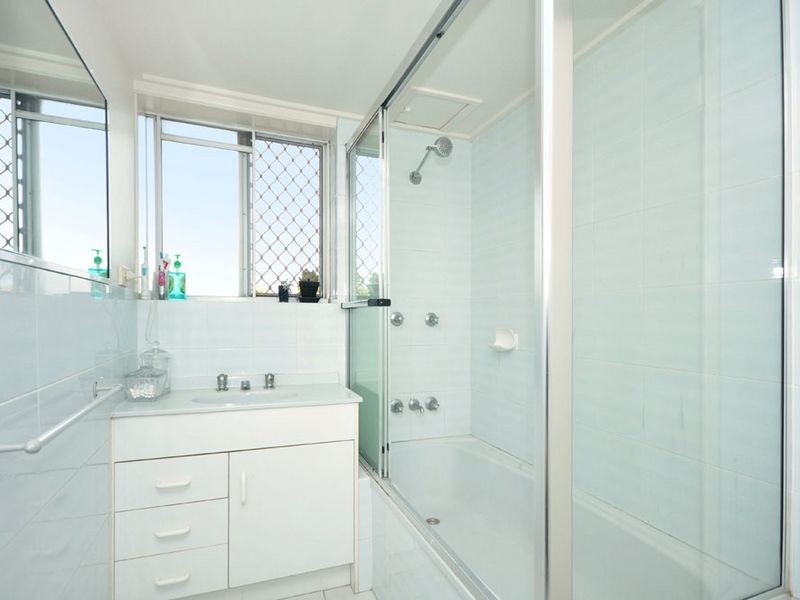 20/7 Main Avenue, Coorparoo QLD 4151