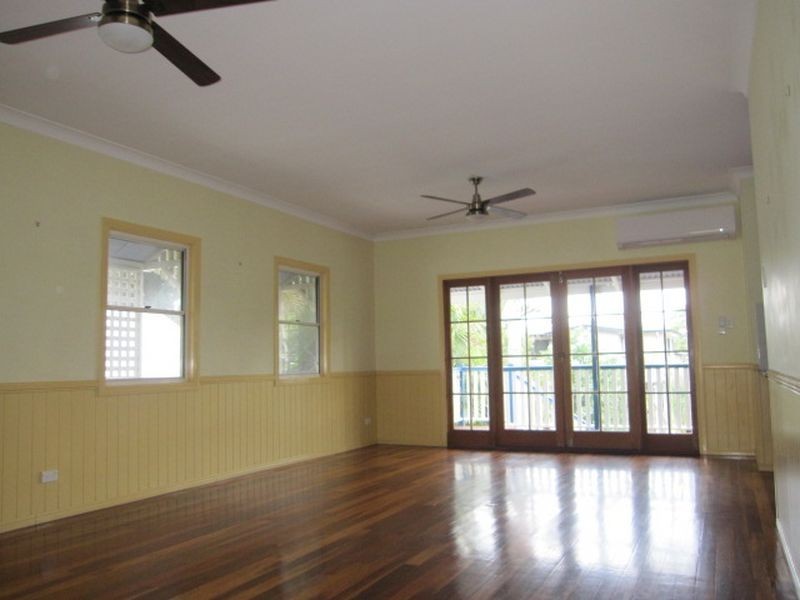 17 Longfellow Street, Norman Park QLD 4170