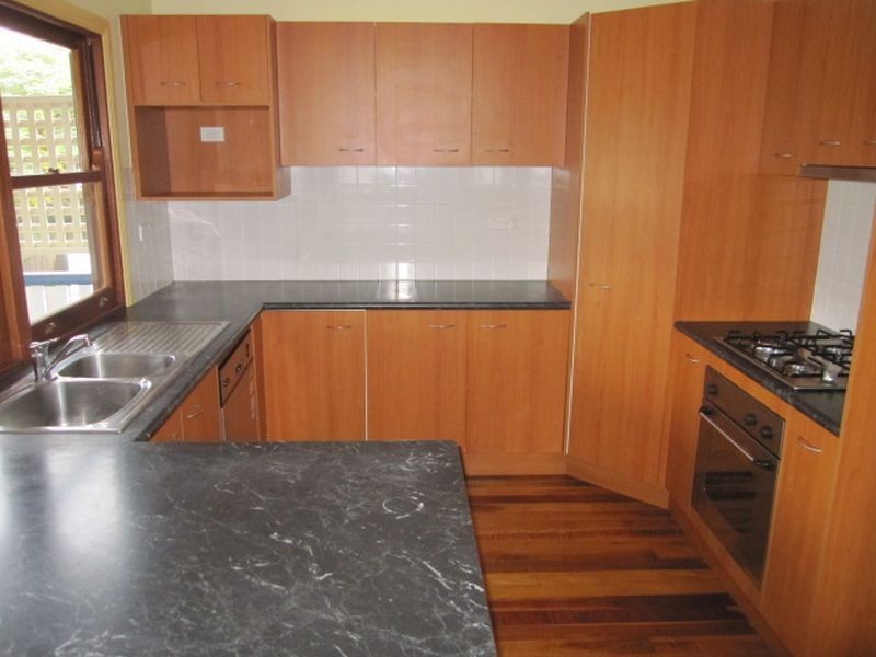 17 Longfellow Street, Norman Park QLD 4170