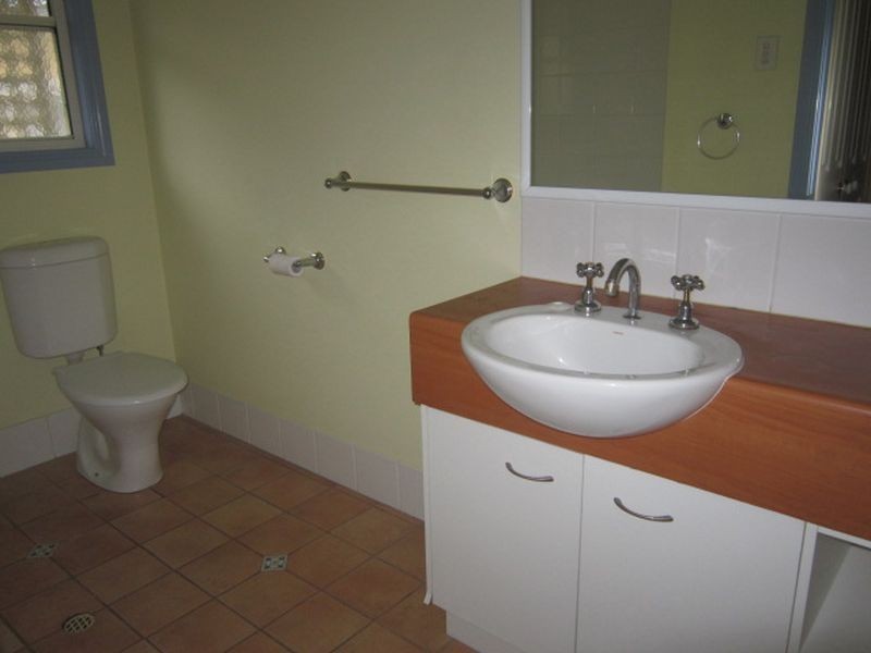 17 Longfellow Street, Norman Park QLD 4170