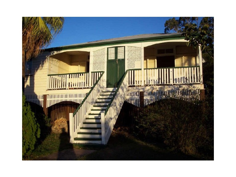 11 Tenth Avenue, Coorparoo QLD 4151