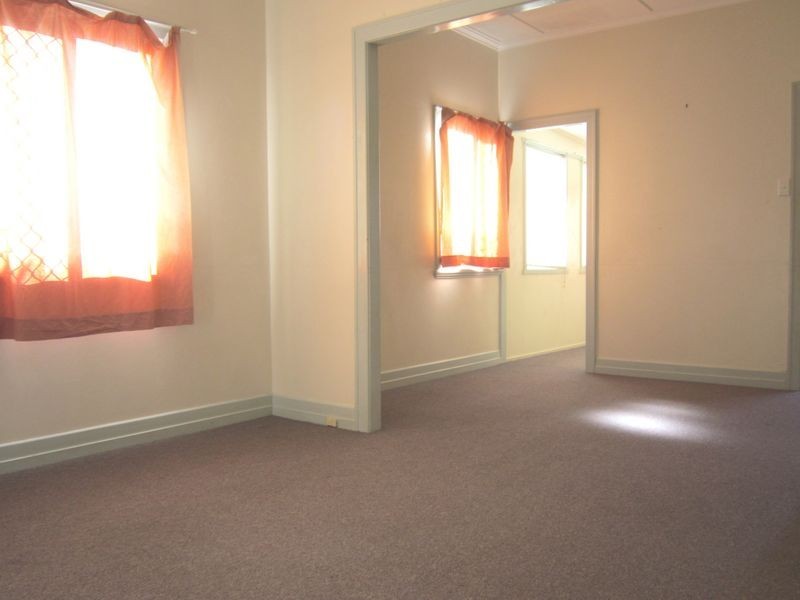 54 Headfort Street, Greenslopes QLD 4120