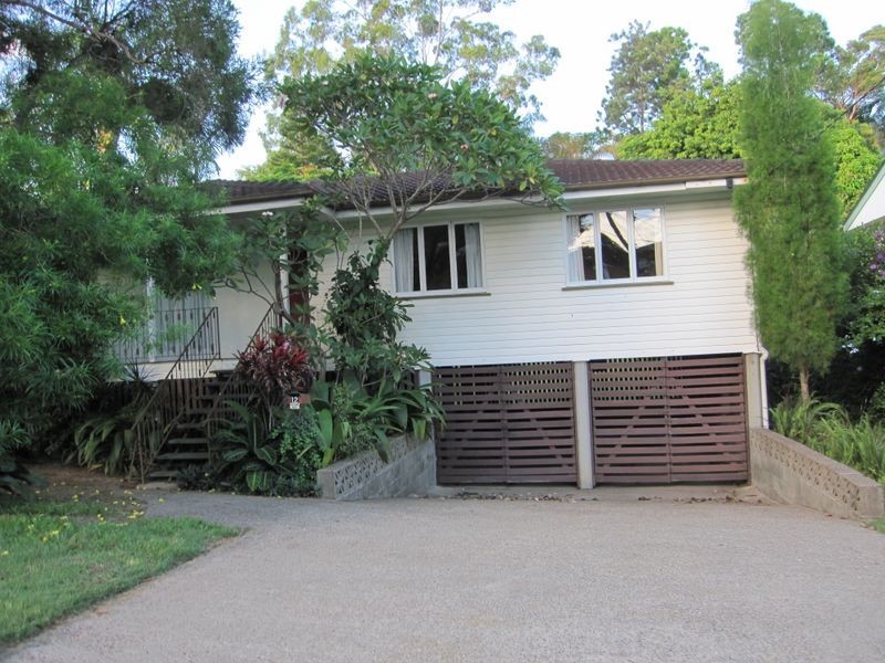 12 Nealdon Street, Holland Park QLD 4121