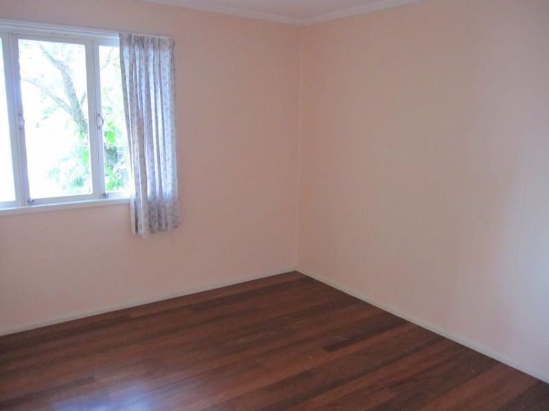 12 Nealdon Street, Holland Park QLD 4121