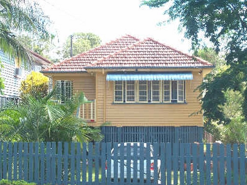 28 Barradine Street, Greenslopes QLD 4120