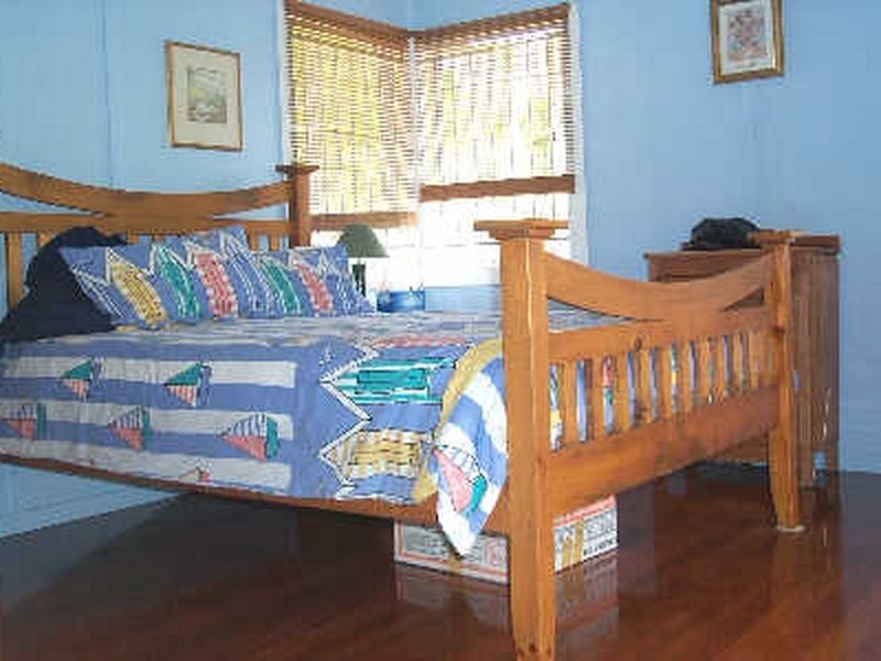 28 Barradine Street, Greenslopes QLD 4120