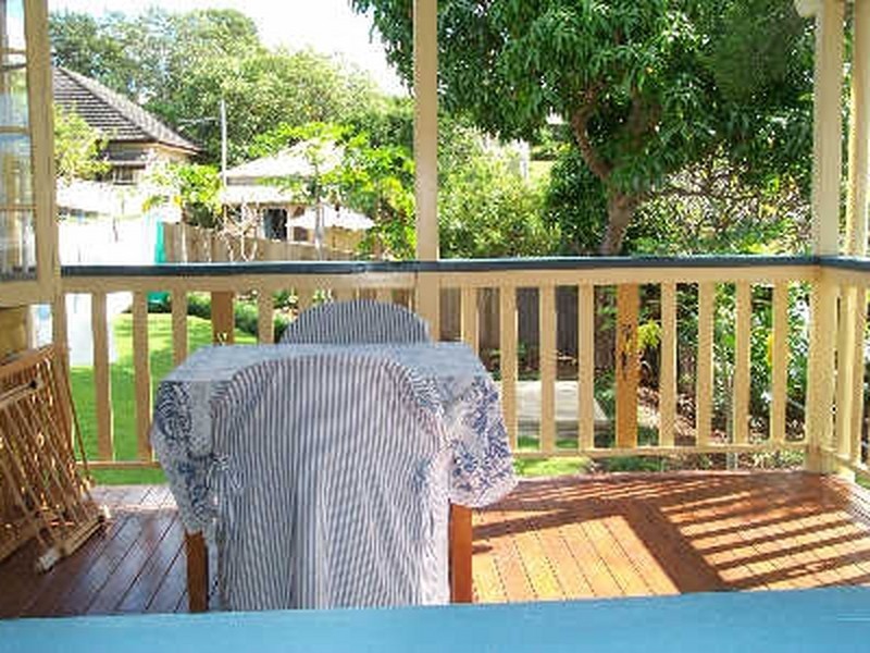 28 Barradine Street, Greenslopes QLD 4120