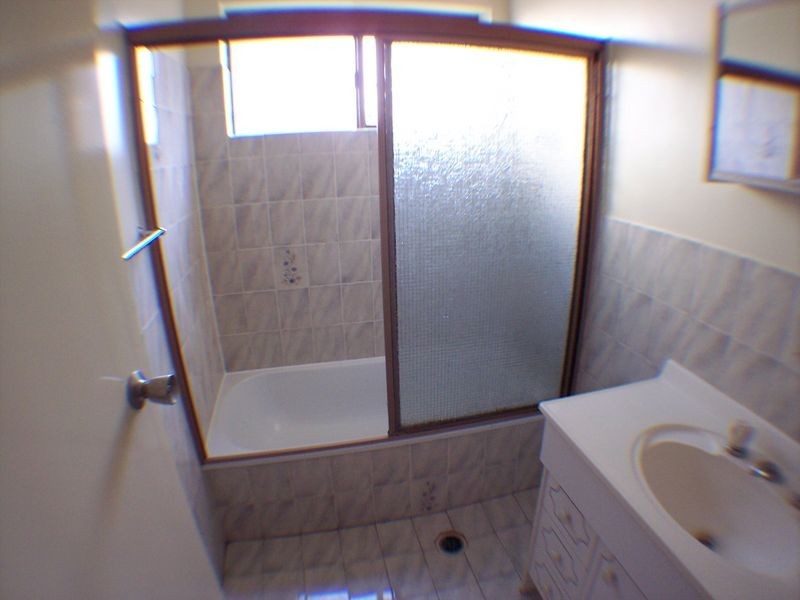 1/18 Rolle Street, Holland Park QLD 4121