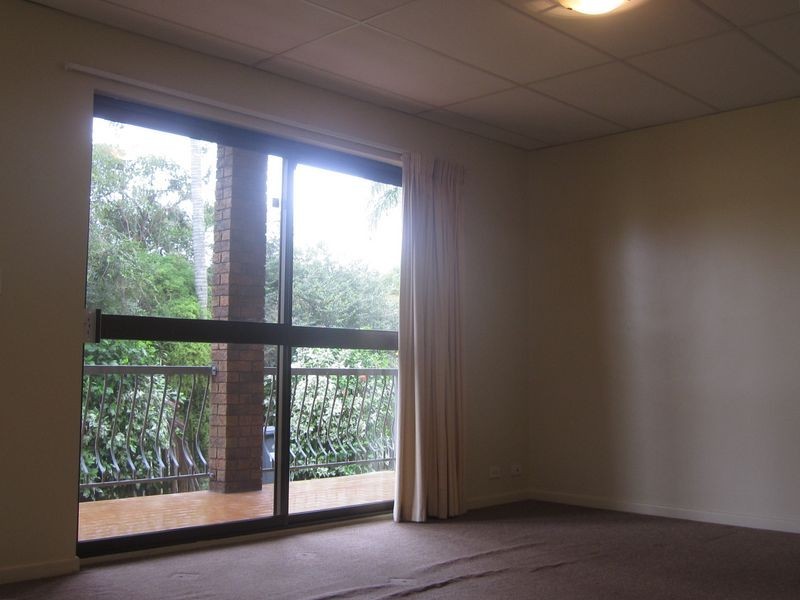 4/18 Rolle Street, Holland Park QLD 4121