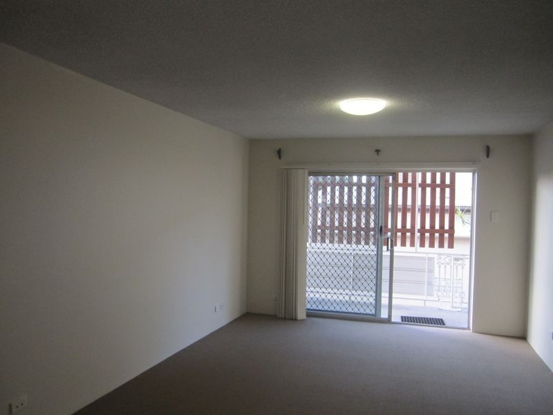 3/302 Cavendish Road, Coorparoo QLD 4151