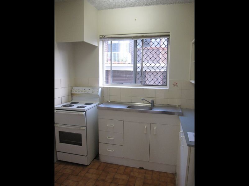 3/302 Cavendish Road, Coorparoo QLD 4151