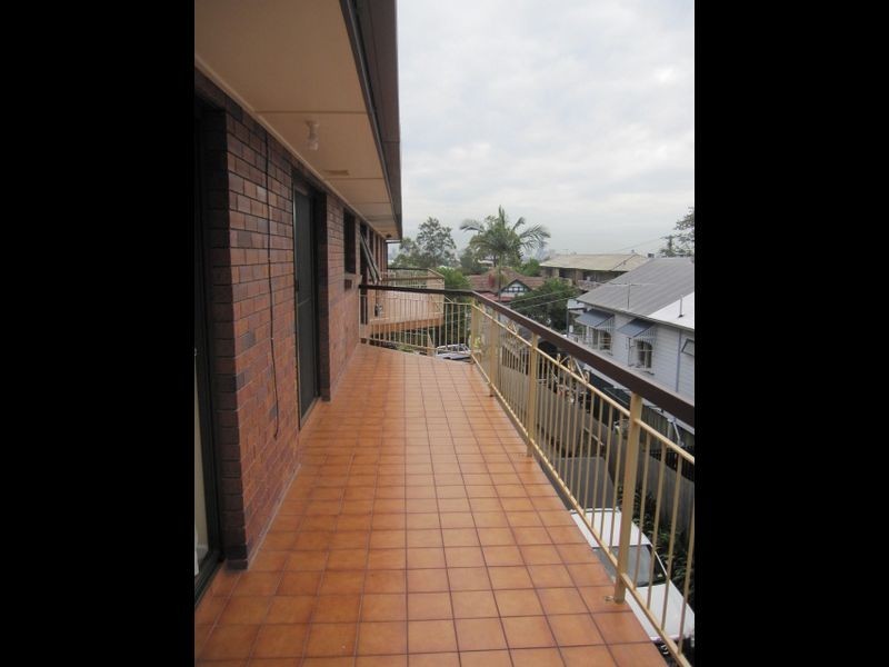 9/3 Curd Street, Greenslopes QLD 4120