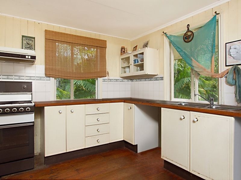 16 Glen Street, Coorparoo QLD 4151