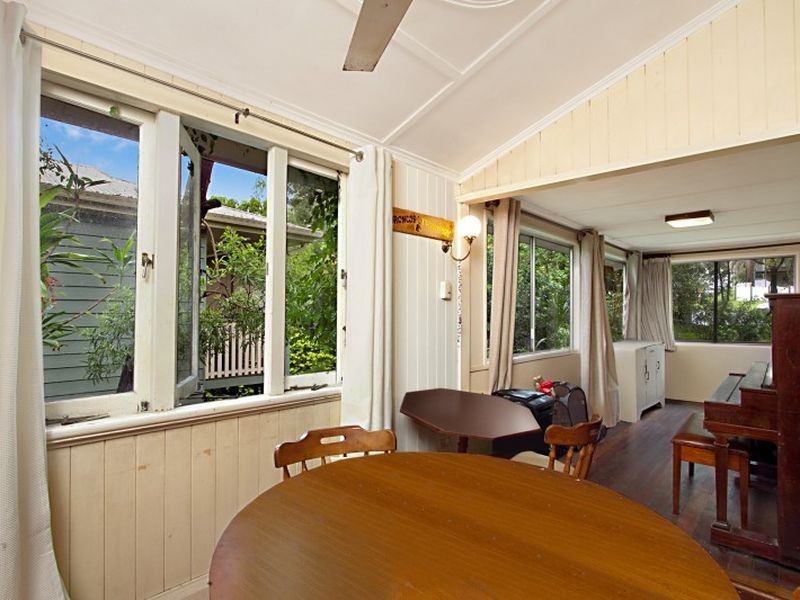 16 Glen Street, Coorparoo QLD 4151