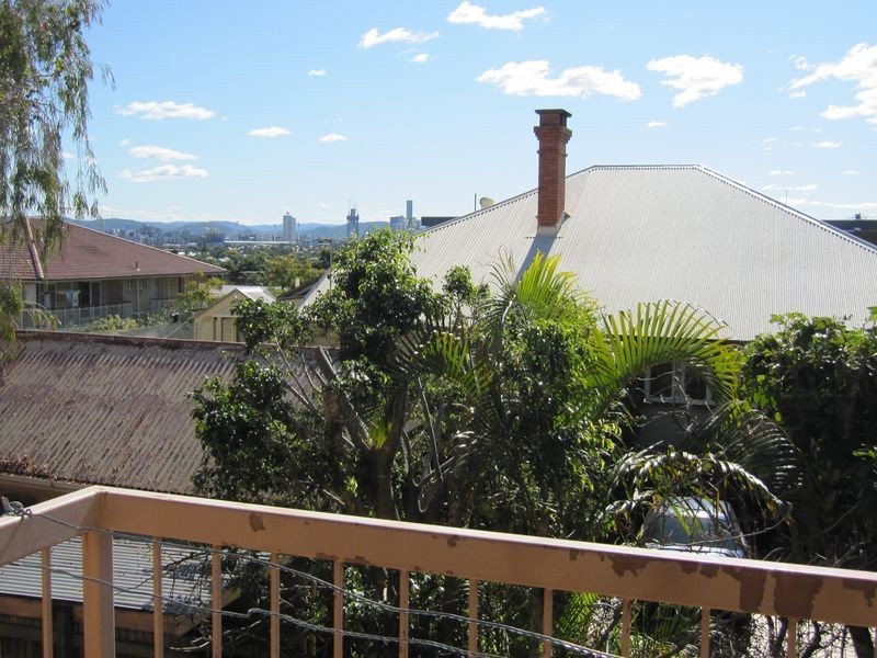 1/233 Cavendish Road, Coorparoo QLD 4151