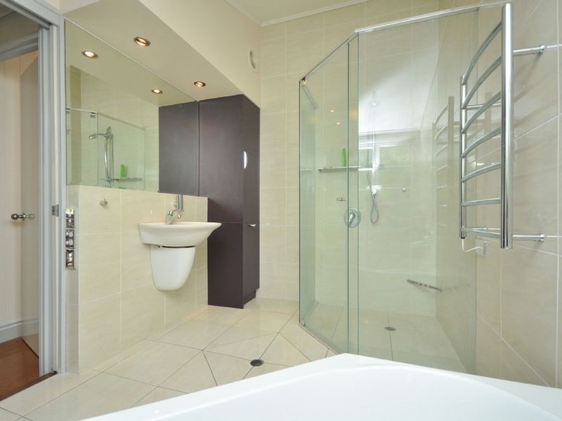 27 Primmer Street, Coorparoo QLD 4151