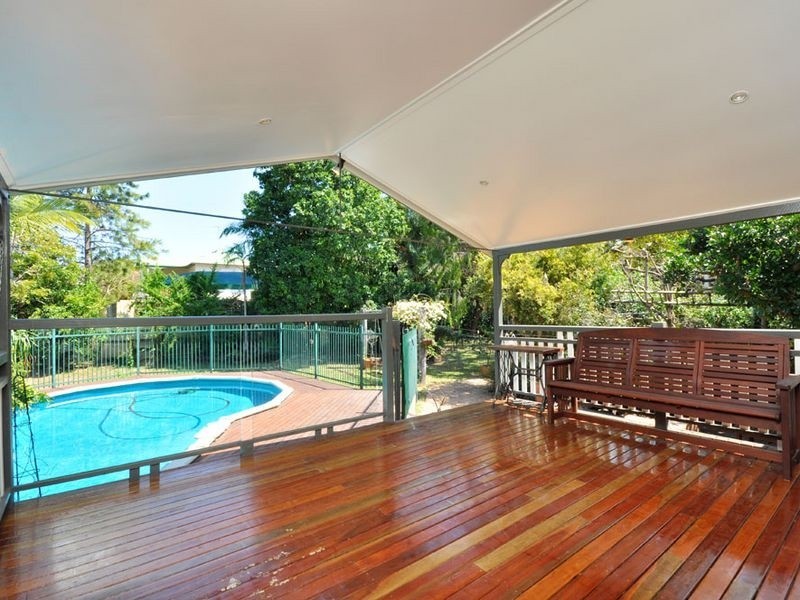 27 Primmer Street, Coorparoo QLD 4151