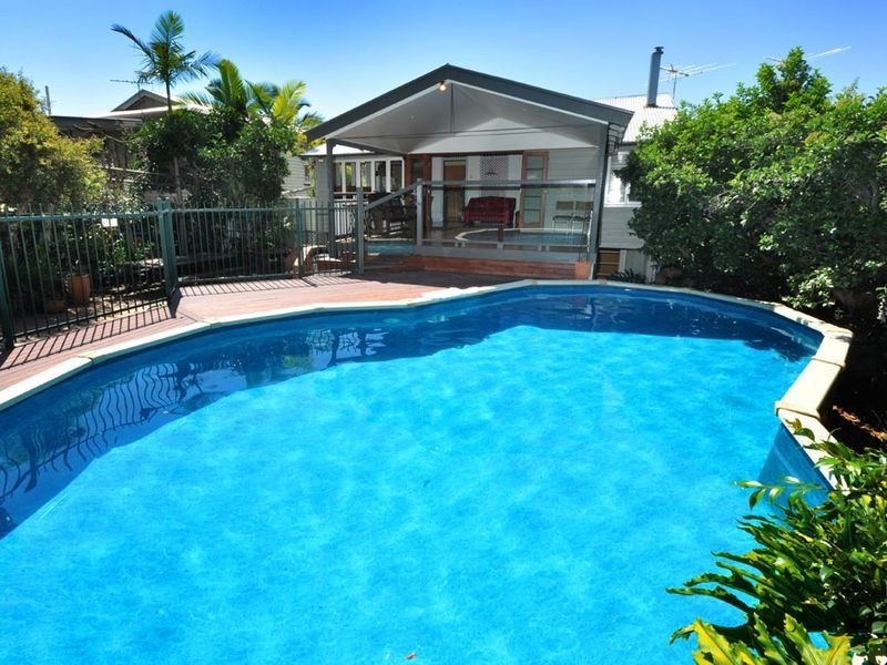 27 Primmer Street, Coorparoo QLD 4151