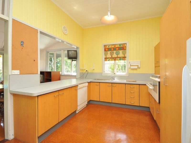 27 Primmer Street, Coorparoo QLD 4151