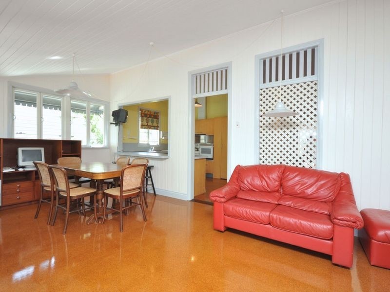 27 Primmer Street, Coorparoo QLD 4151