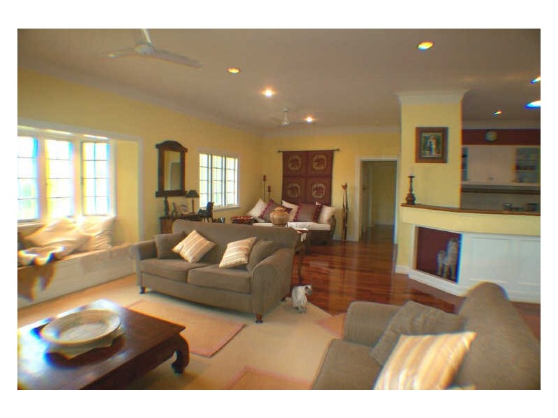 35 Ferguson Road, Camp Hill QLD 4152