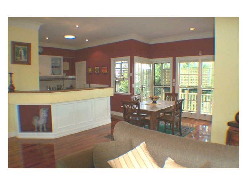 35 Ferguson Road, Camp Hill QLD 4152