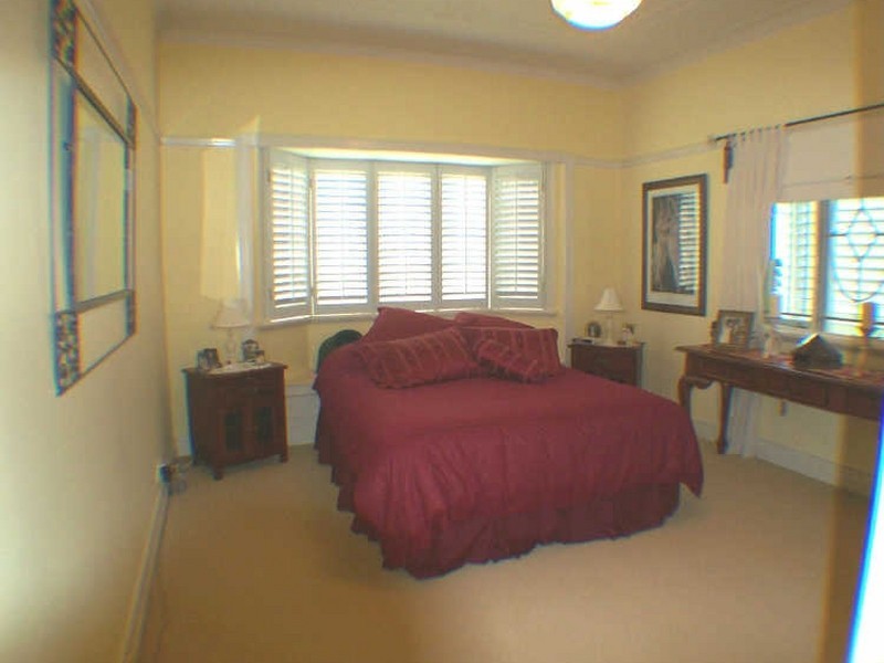 35 Ferguson Road, Camp Hill QLD 4152