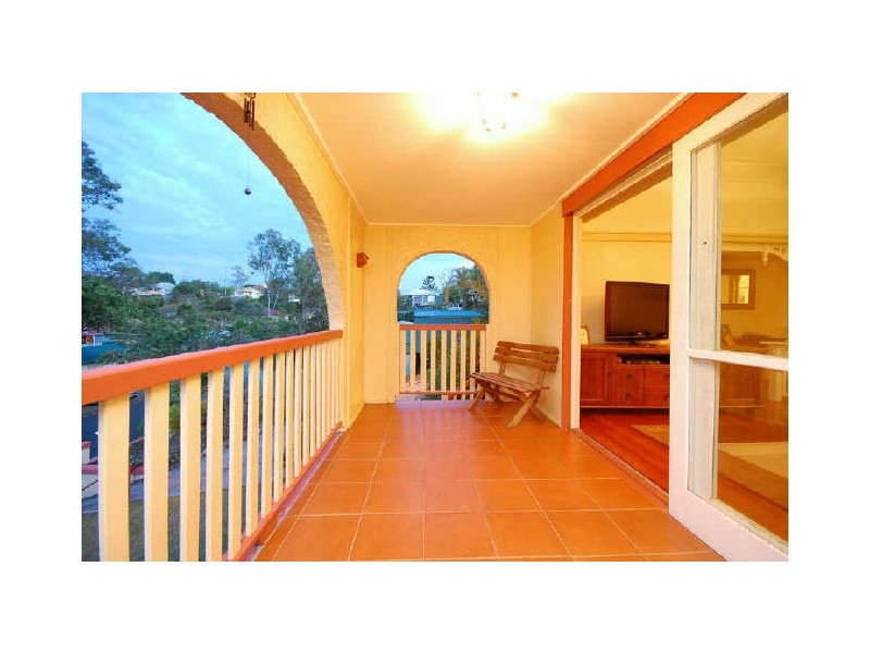 23 Thomson Street, Greenslopes QLD 4120