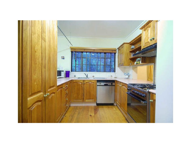 23 Thomson Street, Greenslopes QLD 4120