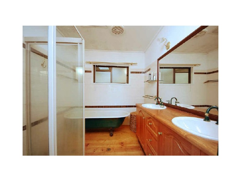 23 Thomson Street, Greenslopes QLD 4120