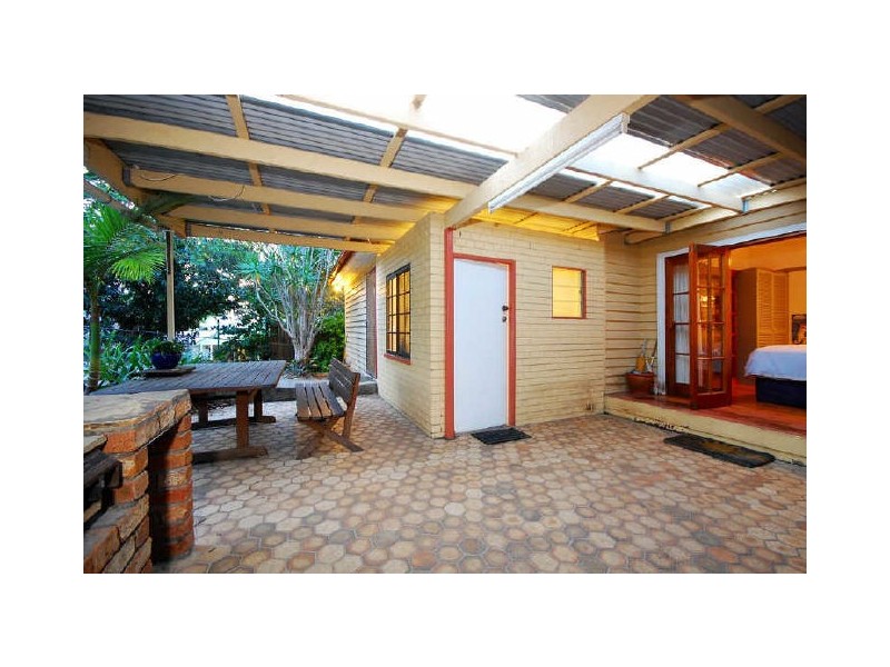 23 Thomson Street, Greenslopes QLD 4120