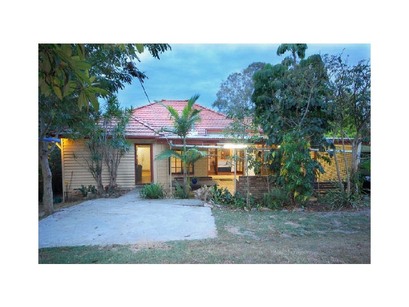 23 Thomson Street, Greenslopes QLD 4120