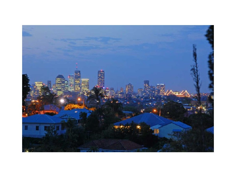 23 Thomson Street, Greenslopes QLD 4120