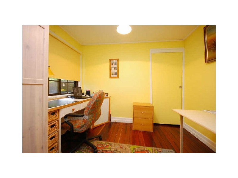 23 Thomson Street, Greenslopes QLD 4120