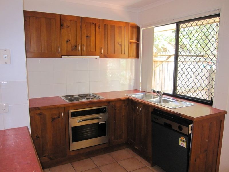2/7 Curtis Street, Norman Park QLD 4170