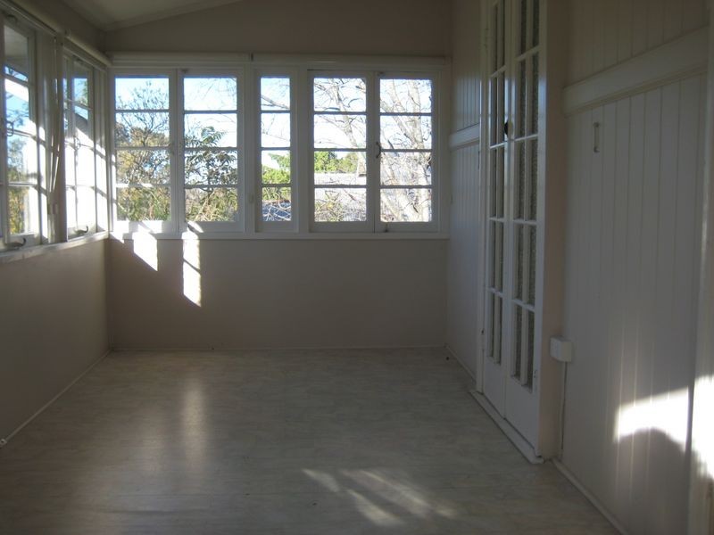 31 Lockhart Street, Woolloongabba QLD 4102