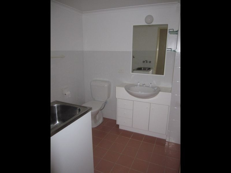 2/37 Ninth Avenue, Coorparoo QLD 4151