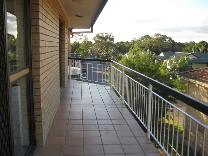 4/15 Robinson Street, Coorparoo QLD 4151